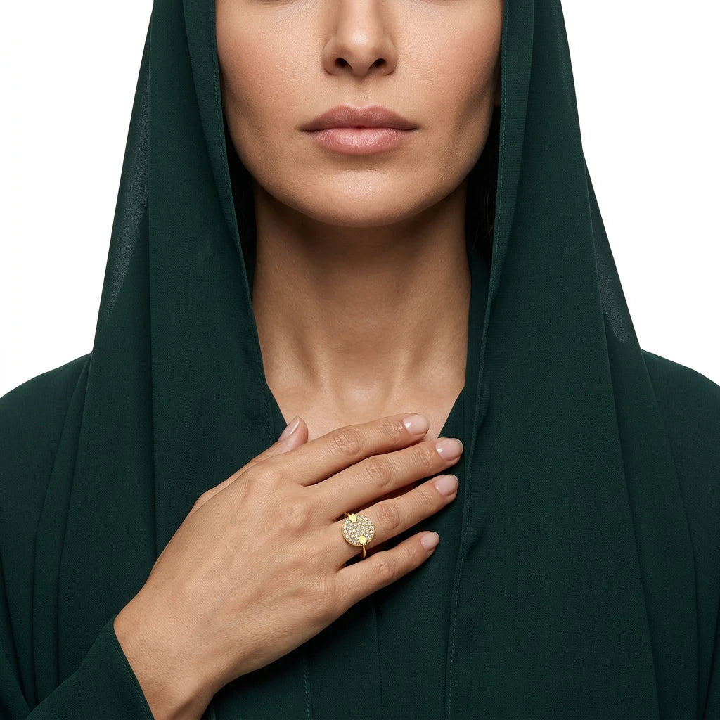خاتم ذهب عيار 18 بتصميم دائري مرصع