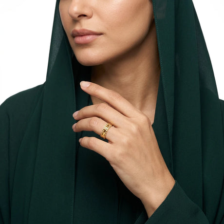 خاتم ذهب عيار 18 بتصميم انيق وعصري