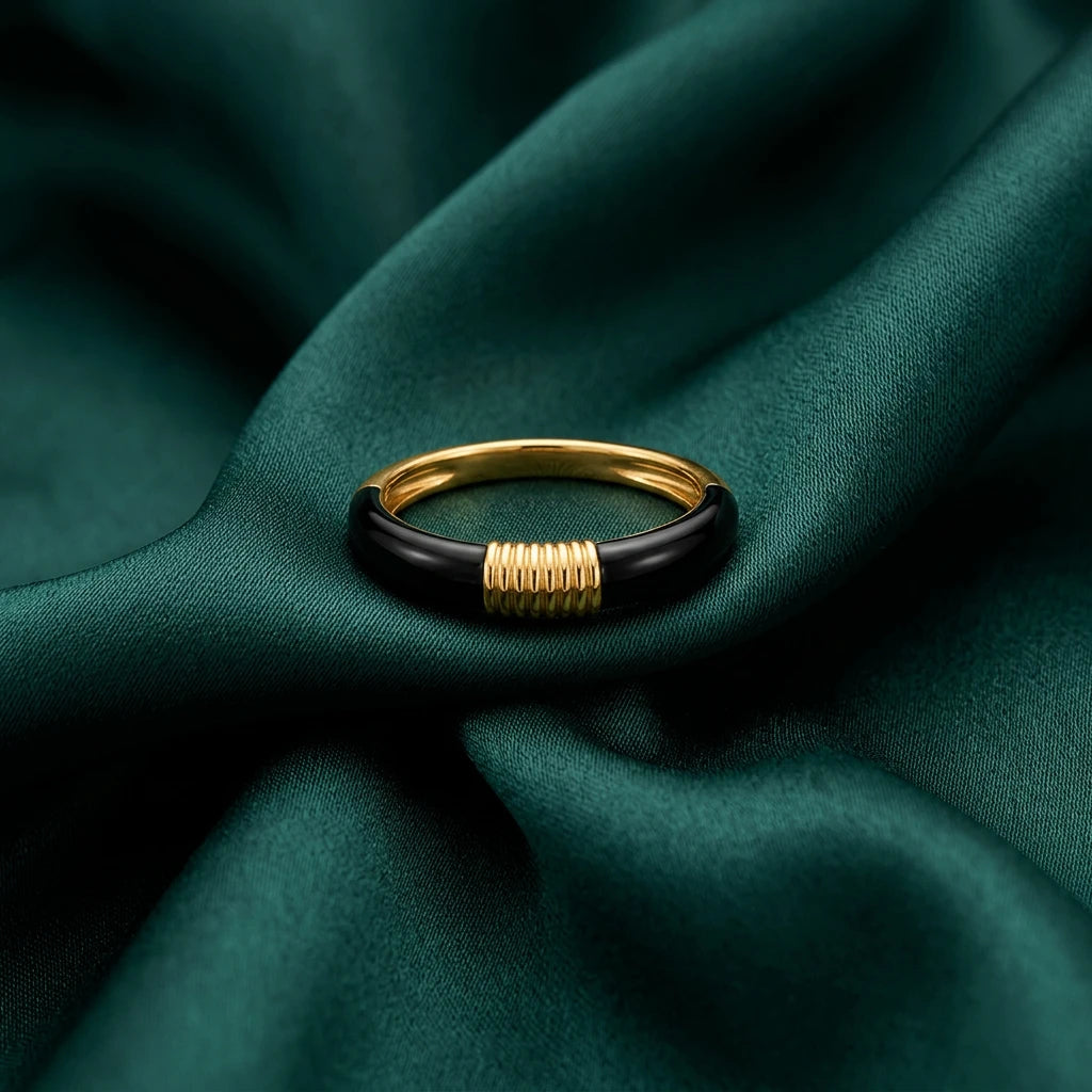 18K Gold Ring with Two-Tone Design