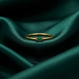 18K Gold Ring with Delicate Small Stone Design