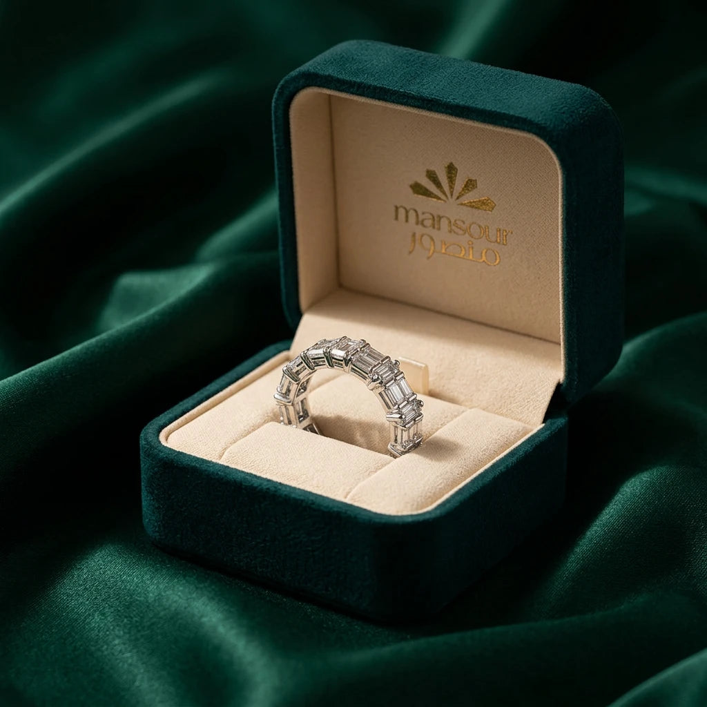 18K Gold Ring with Bridget Sparkling Stones Design