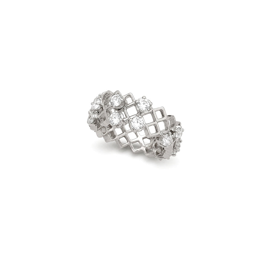 18K White Gold Wedding Ring with Sparkling Stones Design