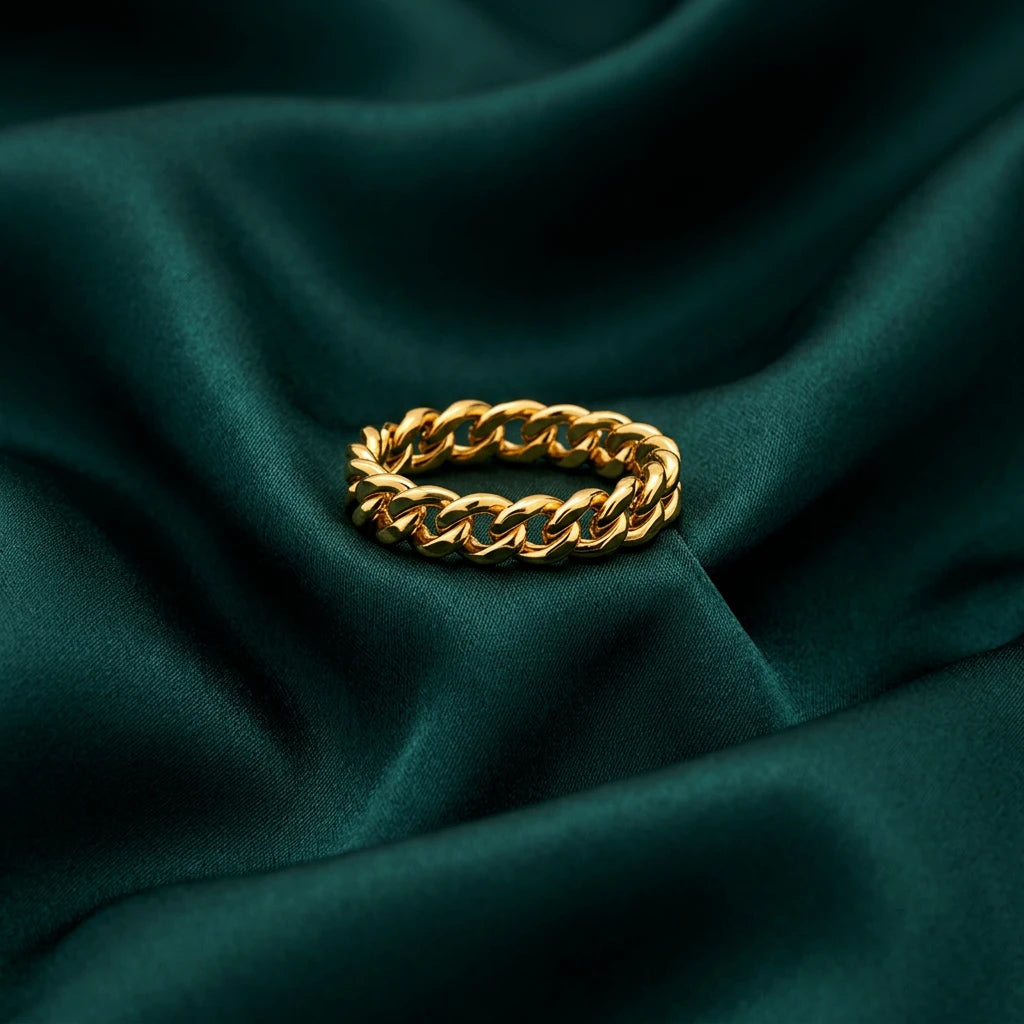 18K Gold Wedding Ring with Ropes Authenticity Design