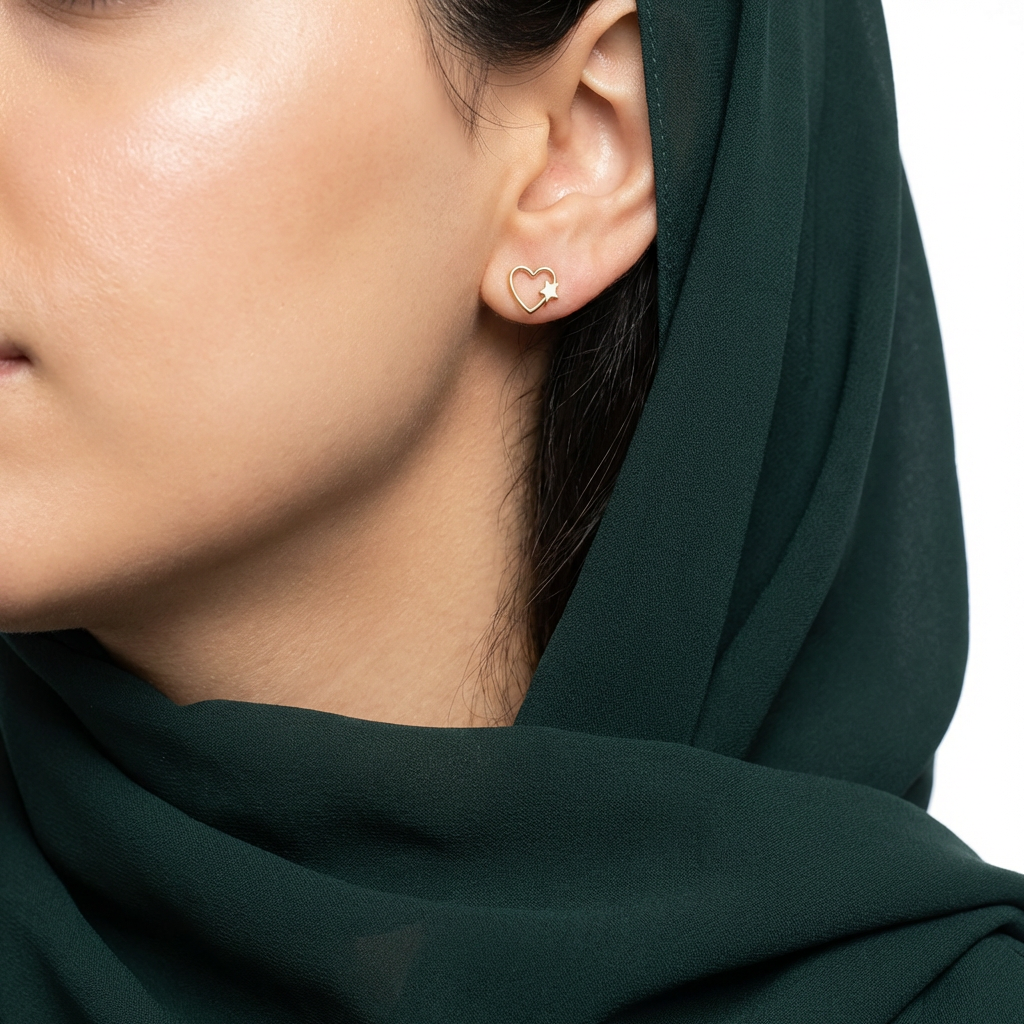 " قلبك المميز" أقراط عيار 18 بتصميم قلب