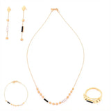 18K Gold Set with a Geometric Design