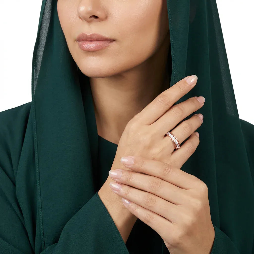 خاتم ذهب عيار 18 بفصوص لامعة