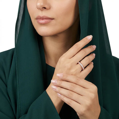 خاتم ذهب عيار 18 بفصوص لامعة