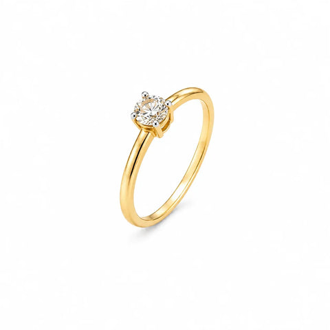 18K Diamond Ring with Round Center Diamond Design