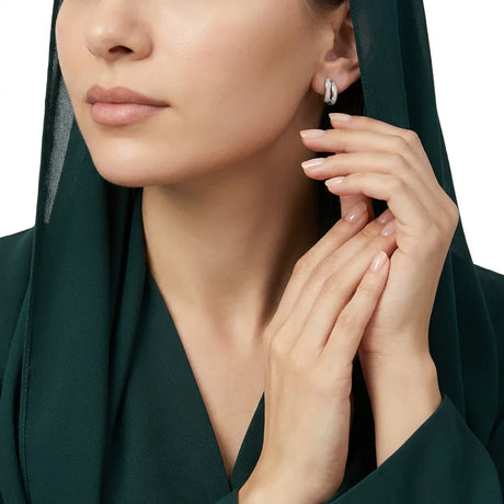 أقراط عيار 18 بتصميم متداخل  =