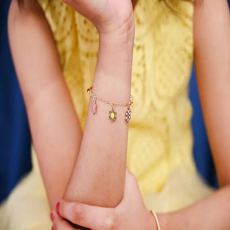 18K Gold Kids bracelet with Floral Design