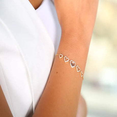 18K Chain Bracelet with Heart Design