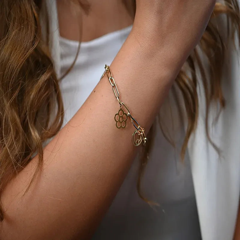 18K Chain Bracelet with Elegant Rose Design