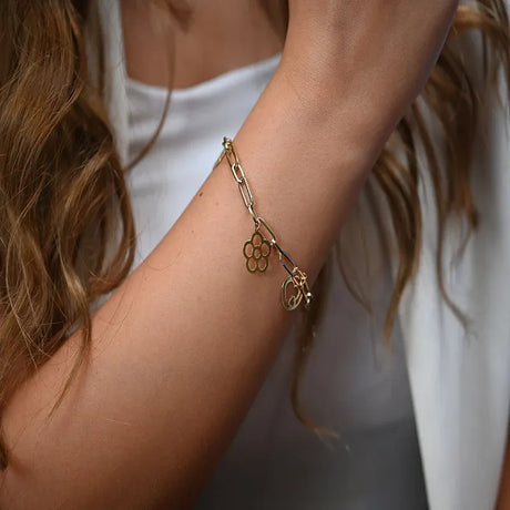 18K Chain Bracelet with Elegant Rose Design