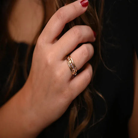 18K Gold Ring The Story of a Lifetime with Interlocking Hoops
