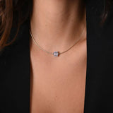 18 karat gold half set with a simple horizontal bar design