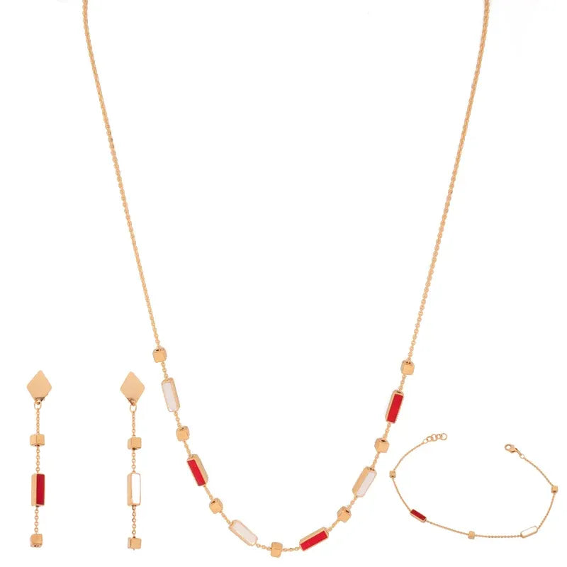 Half-set of 18k gold with elegant luxurious pendants